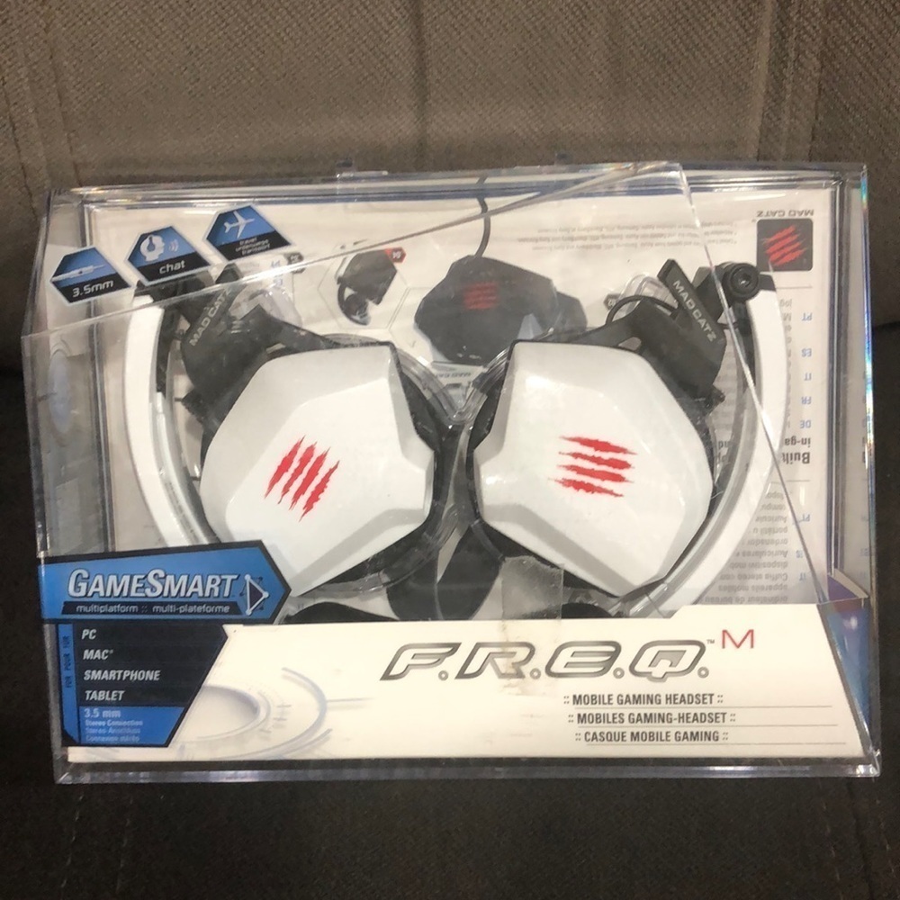 Mobile gaming headset